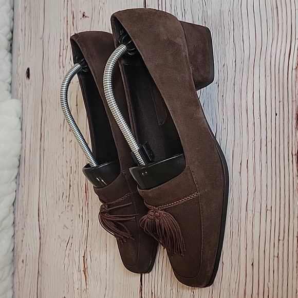 MAKE AN OFFER... ELEGANT! Deep Chocolate Brown Suede Tassled  Loafer Size 8 - Picture 10 of 10